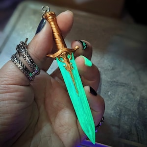 Dark Souls Inspired Moonlight Great Sword Keychain DS / DS2 / DS3 | JK3DProductions
