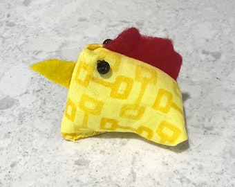 Tiny Chicken Pincushion, Chicken Lovers Pincushion, Small Pincushion, Bessie, Free Shipping