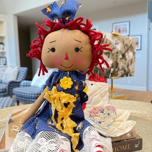 Vintage Raggedy Ann, chicken