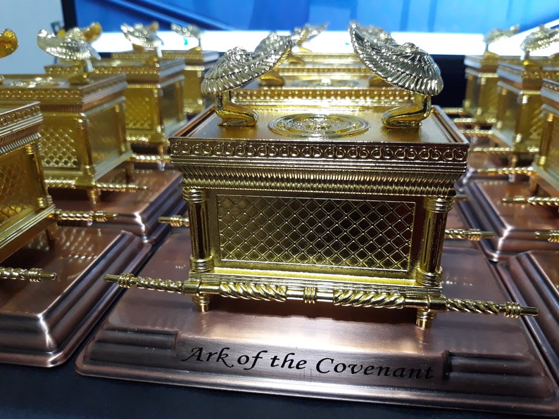 Ark of the Covenant Desk Statue Hebrew Yisraelite Etsy