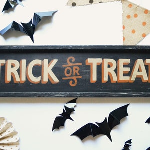 Trick or Treat Sign, Halloween Primitive Wall Decor, Modern Farmhouse Halloween Decor, Vintage Style Halloween Sign, Halloween Shelf Decor