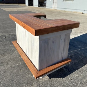 Custom made to order outdoor/indoor tiki bars for sale! Pool, mancave, lake house or vacation home!
