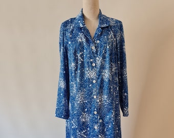 Fabulous Bright Blue and white all over floral printed 1960's raglan sleeve dress by Kenwell size 18