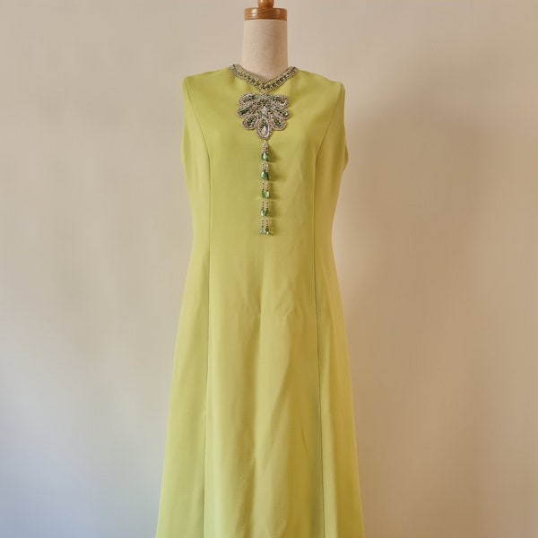 Miss Hartnell Of Melbourne Pale Green 1960's sleeveless double knit shift dress, floor length size 10