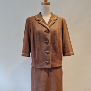 Handmade 1950's tailored skirt suit, in café latte with fine gold lurex lined in tussah silk.