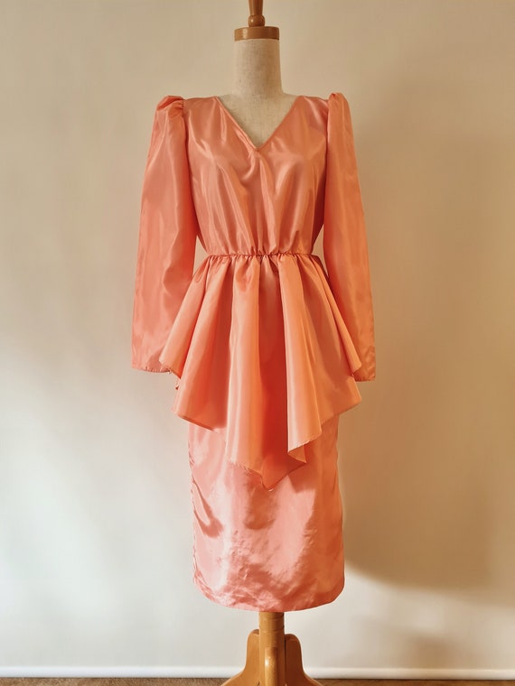peach peplum dress Vintage 1980s Peach Taffeta Party Dress: Peplum Skirt, Size 8