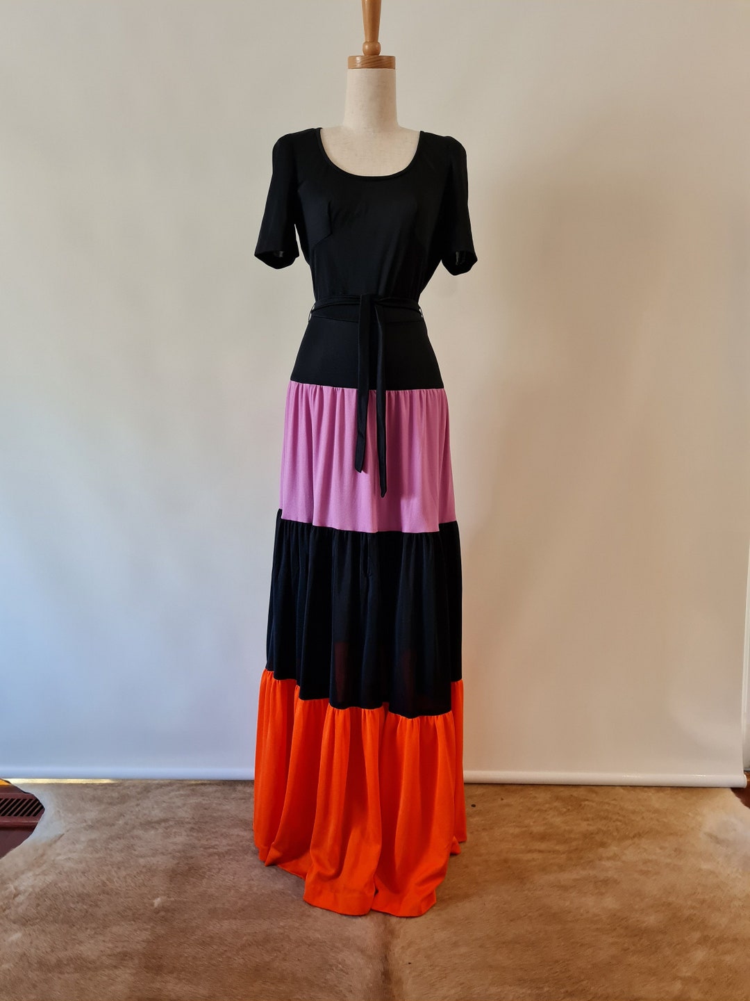 1970s Color Block Maxi Dress: Vintage Tiered Jersey Dress, Size 10 1970s Color Block Maxi Dress: Vintage Tiered Jersey Dress, Size 10