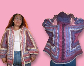 Cardigan carré à capuche grand-mère hexagonal au crochet, tons violets — Grand/très grand