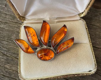 Baltic Amber Sun Flower Brooch Pin Lemon Yellow Sterling Silver Baltic Amber Sun Flower Brooch Pin Lemon Yellow Sterling Silver
