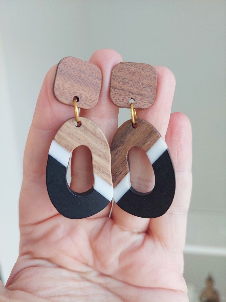 Long Dangle Natural Wood and Epoxy Resin Earrings/ Statement Black White Earrings/ Comfortable Lightweight Boho jewelry/ Gift for girlfriend zdjęcie 10