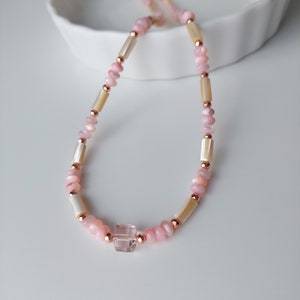 Pink white mother-of-pearl choker necklace aesthetic/ Dainty Delicate beaded necklace
