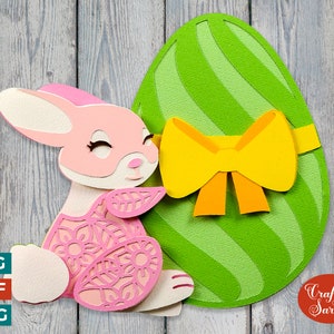 Osterhase umarmt Ei SVG-Datei | Layered Osterei Schneidedatei