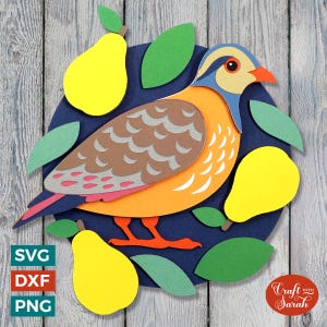 Pernice su un albero di pere SVG / File di taglio natalizio festivo a strati