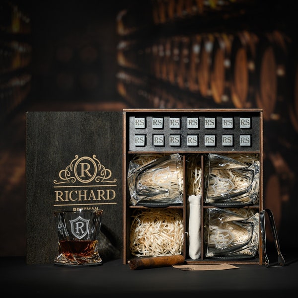 Set di bicchieri da whisky in cristallo personalizzati - Vetreria personalizzata vecchio stile - Set da whisky in legno inciso - Regali di laurea, regali di pensionamento