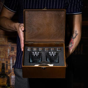 Engraved Whiskey Glasses with Steel Stones – Custom Gift Set for True Whiskey Enthusiasts – Personalized Touch for Memorable Moments