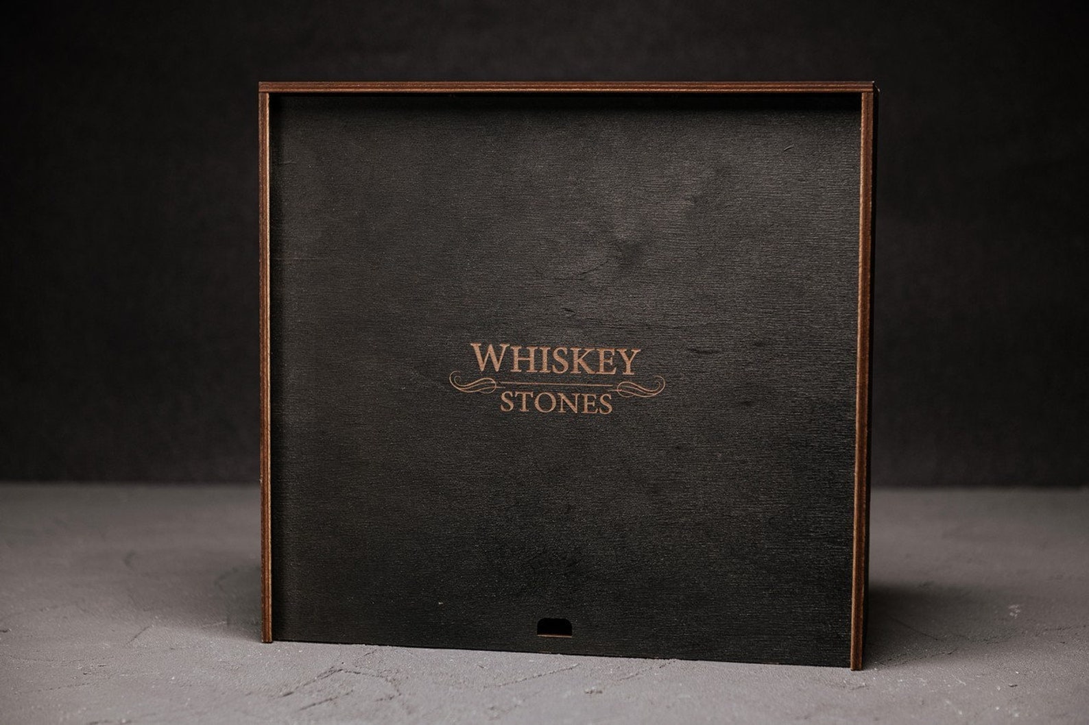 Quadro Decanter Set With 4 Whiskey Glasses. Engraved Wooden Etsy