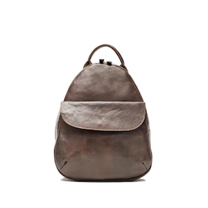 Handmade Leather Backpack, Rounded Vintage Rucksack, Adjustable Straps, Everyday Leather Backpack, Travel Bag, Small Elegant Leather Bag
