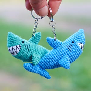 PDF Pattern: Crochet Shark keychain Amigurumi sea creature English tutorial handmade keyring fish bild 7