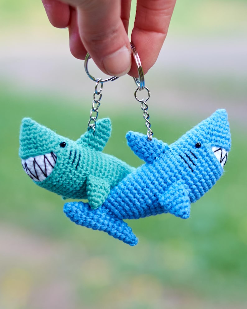 PDF Pattern: Crochet Shark keychain Amigurumi sea creature English tutorial handmade keyring fish bild 7