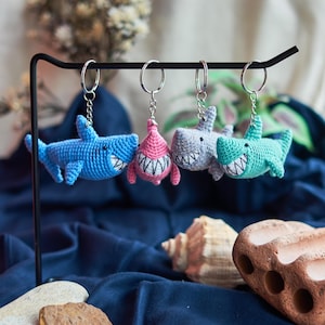 PDF Pattern: Crochet Shark keychain Amigurumi sea creature English tutorial handmade keyring fish bild 3