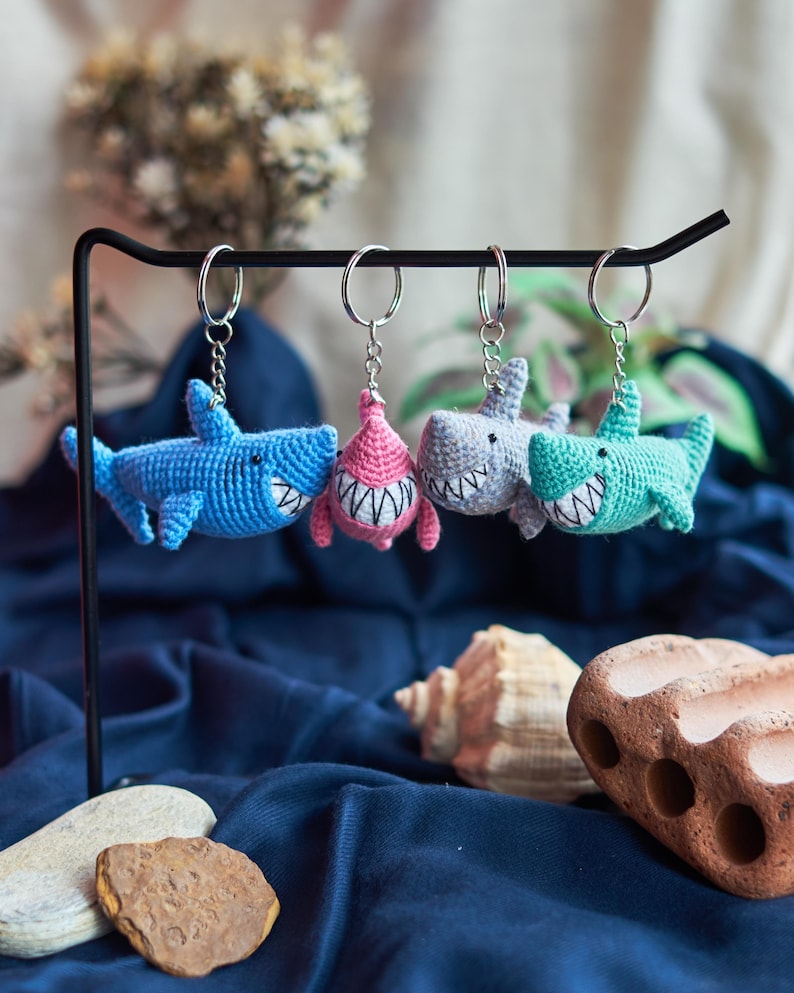 PDF Pattern: Crochet Shark keychain Amigurumi sea creature English tutorial handmade keyring fish bild 3