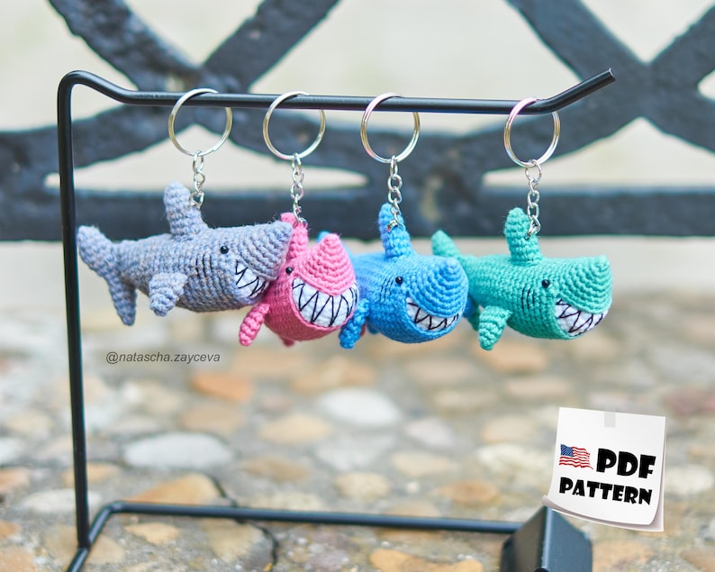 PDF Pattern: Crochet Shark keychain Amigurumi sea creature English tutorial handmade keyring fish bild 1