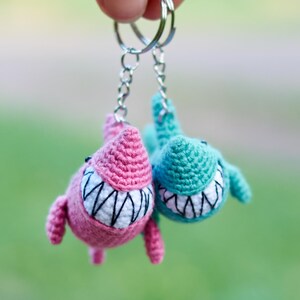 PDF Pattern: Crochet Shark keychain Amigurumi sea creature English tutorial handmade keyring fish bild 8