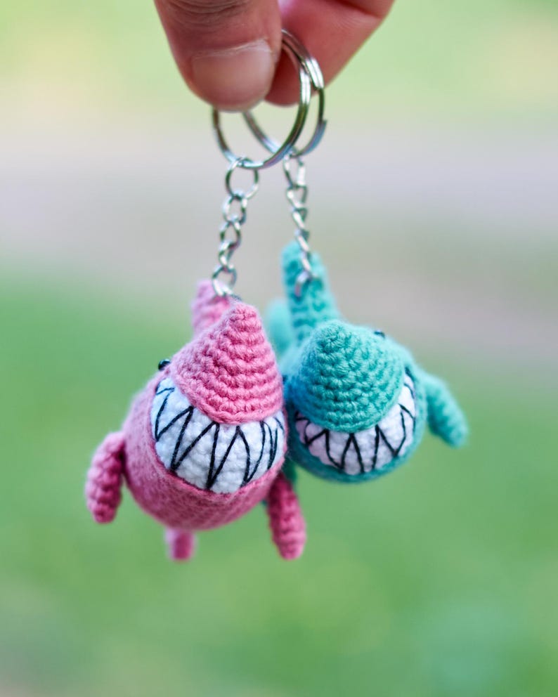 PDF Pattern: Crochet Shark keychain Amigurumi sea creature English tutorial handmade keyring fish bild 8
