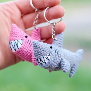 PDF Pattern: Crochet Shark keychain Amigurumi sea creature English tutorial handmade keyring fish bild 6