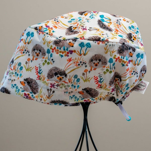 Chapeau de chirurgie ou casquette chirurgicale à bascule Happy Hedgehogs pour femmes tout en coton/bonnet ou Chapeau de chirurgie ajustable à l'arrière