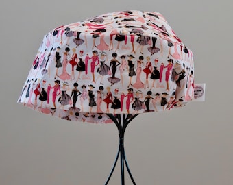Women’s Vintage B on Cream Toggle-back Scrub Hat or Surgical Cap  All Cotton/Bonnet ou Chapeau de chirurgie ajustable à l'arrière