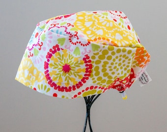 Women’s  Bright Circles Toggle-Back Scrub Hat or Surgical Cap All Cotton/Bonnet ou Chapeau de chirurgie ajustable à l'arrière