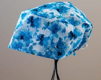 Women’s Blue and Green Floral Toggle-Back Scrub Hat or Surgical Cap  All Cotton/Bonnet ou Chapeau de chirurgie ajustable à l'arrière