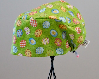 Women’s Easter Eggs Toggle-Back Scrub Hat or Surgical Cap  All Cotton/Bonnet ou Chapeau de chirurgie ajustable à l'arrière