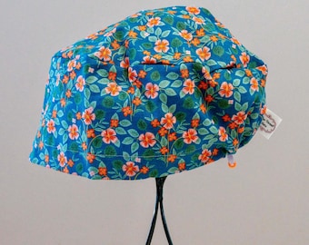 Women’s Orange Flowers on Teal Toggle-Back Scrub Hat or Surgical Cap  All Cotton/Bonnet ou Chapeau de chirurgie ajustable à l'arrière