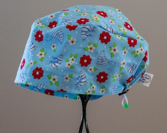 Women’s Little Blue Bird Toggle-Back Scrub Hat or Surgical Cap All Cotton/Bonnet ou Chapeau de chirurgie ajustable à l'arrière