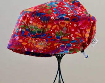 Women’s Red Muliticolour Toggle-Back Scrub Hat or Surgical Cap  All Cotton/Bonnet ou Chapeau de chirurgie ajustable à l'arrière