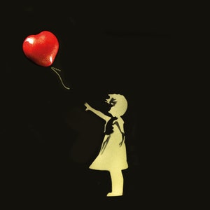 Bambina con  Cuore (omaggio a Banksy).Girl with love balloon (tribute to Banksy)