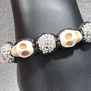 Schädel und pflastern Strass Perlen verstellbare Zugschnur Schieber Halloween Armband