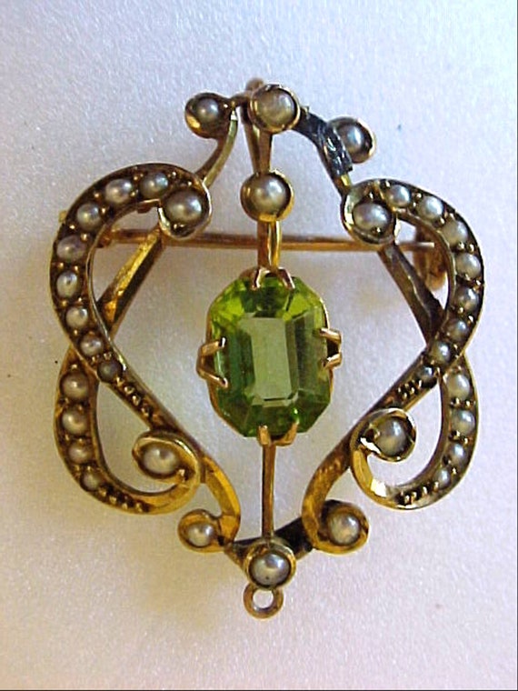 19th Century Victorian Pearl Gemstone Gold Pin Bro