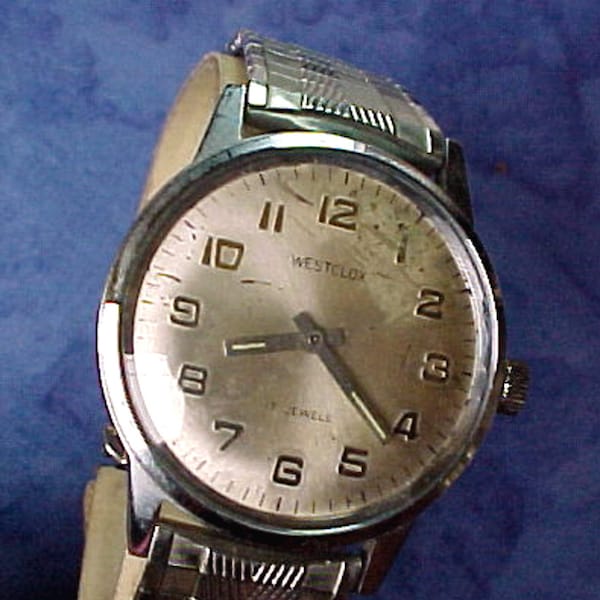 Mid Century WESTCLOX Minimalist Antimagnetic Shock Resistant 17 Jewel Wristwatch Keeping Time