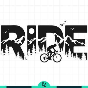 Op de afbeelding: Zwart-wit grafisch ontwerp met het woord 'RIDE' met berg- en bos silhouetten. Een fietser op een fiets staat in het midden van het woord. Vogels vliegen boven de letters.