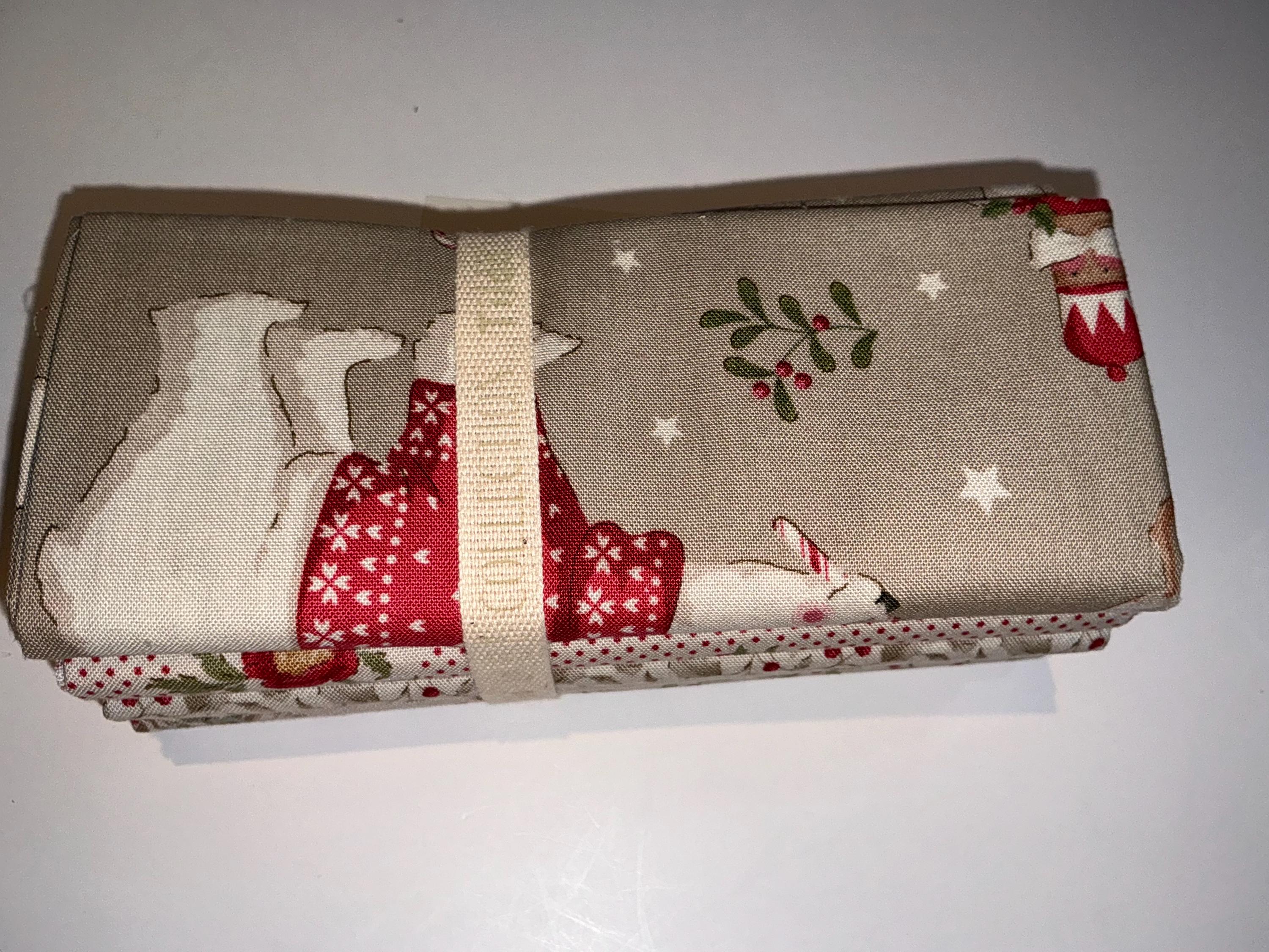 Tilda Merry Little Christmas Fat Quarter Bundle. 10 Fat Quarters. and ...
