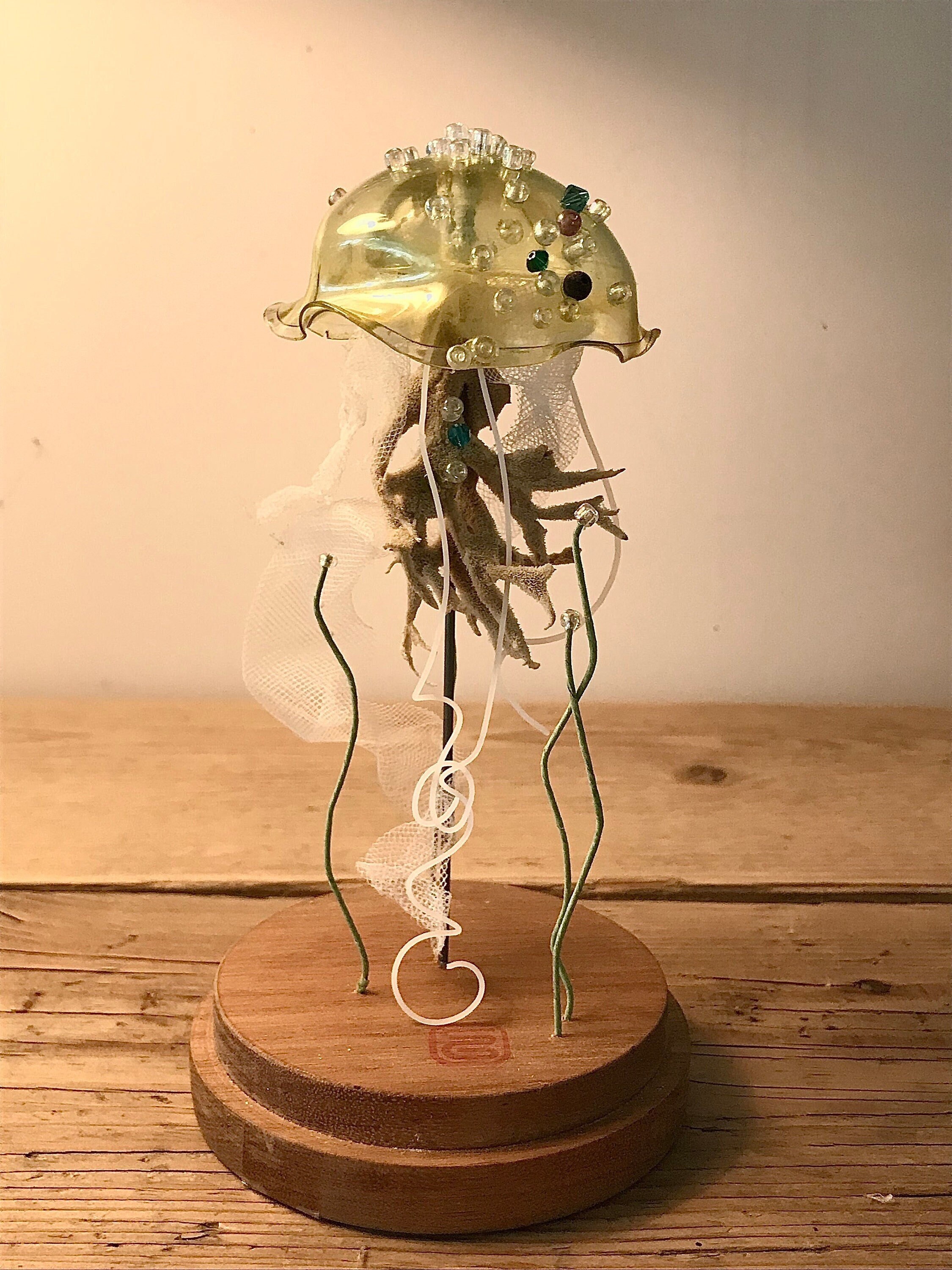 Méduse de Tulle, Perles et Gorgone, Sous Cloche Verre, Déco Océan, Décoration Intérieure Mer, Sculpt