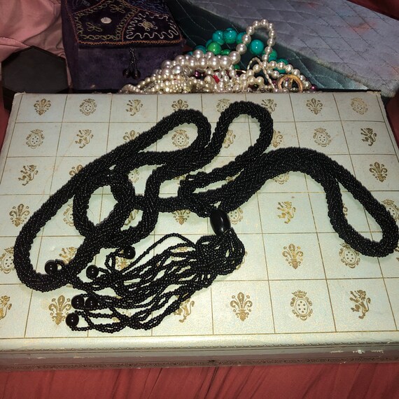 Flapper necklace
