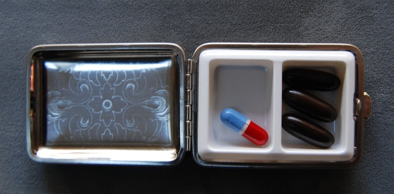 German Silver small florentine pocket pill case image 4