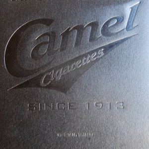 Etui na papierosy Camel z 1996 roku zdjęcie 2