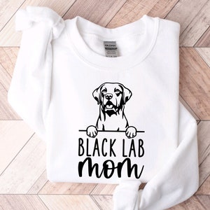 BlackLab Mom Sweatshirt, Labrador Mom Crewneck, Dog Mom Sweatshirt, Dog Mom Crewneck Sweatshirt, Dog Mom Crewneck, Gift for Her