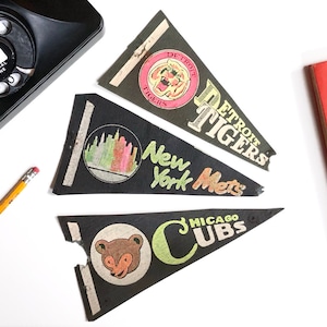 Felt Baseball Souvenir Sport Pennants, New York Mets, Detroit Tigers, Chicago Cubs,  Vintage Baseball Pennants, Your Choice