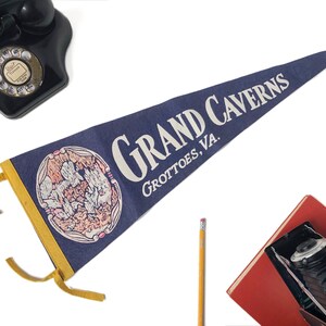 Grand Caverns Felt Pennant, Grottoes, Virginia Souvenir Pennant,Vintage Pennant Flag, circa 1950-60s - 26&quot;